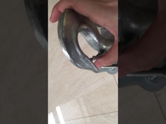 Single sheave stringing block applied to pull the conductor